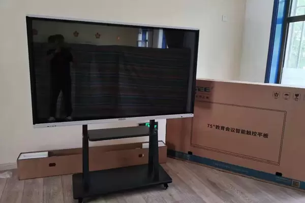 Il pannello interattivo della conferenza FVASEE aiuta a costruire il progetto Smart Conference Room della societ&agrave; pubblicitaria americana