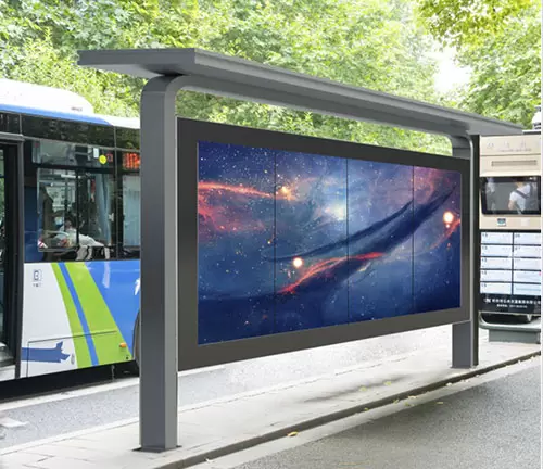 Segnaletica digitale per fermate dell'autobus all'aperto